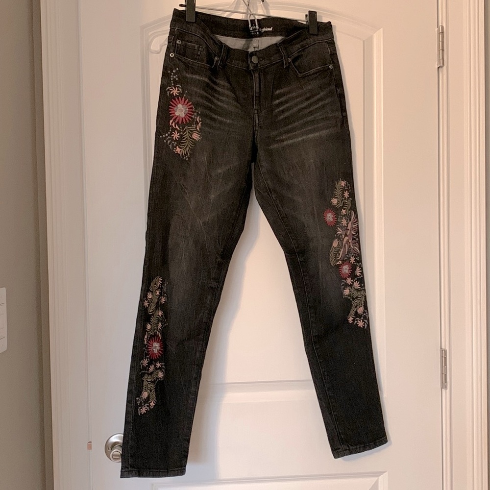 NWOT NY&C black embroidered jeans